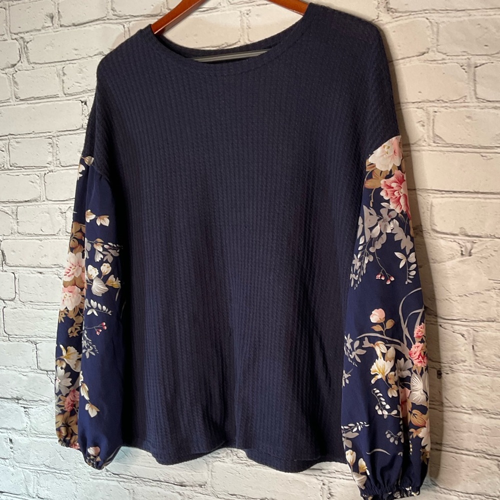 Shein women’s navy floral sleeve waffle shirt sz xlarge